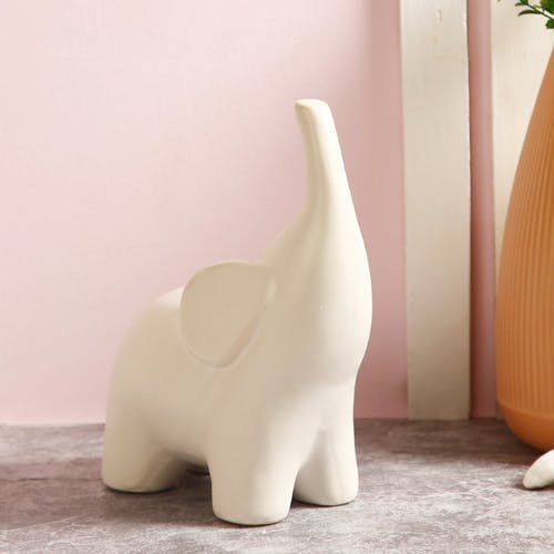Showpieces & Figurines