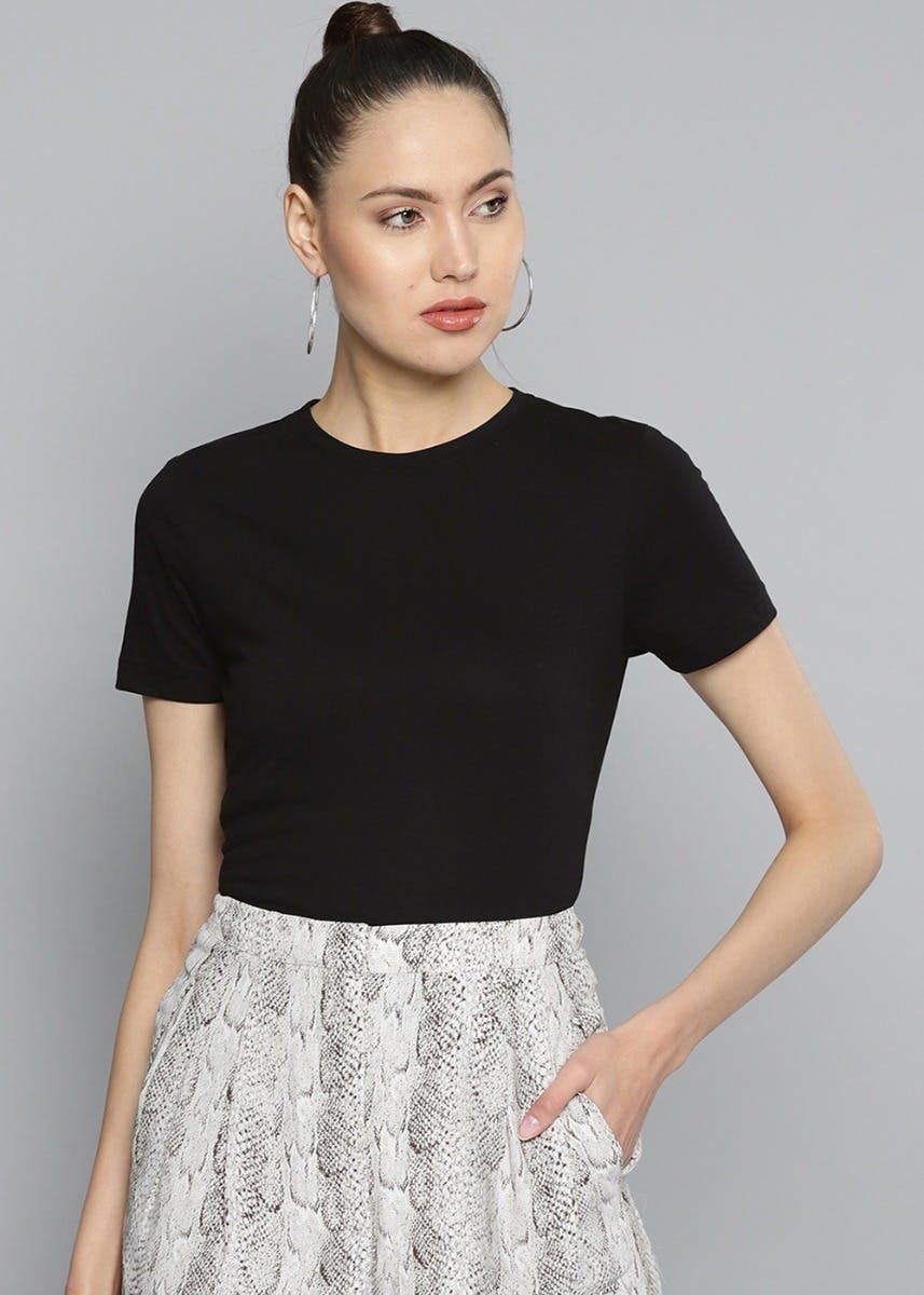 black top round neck